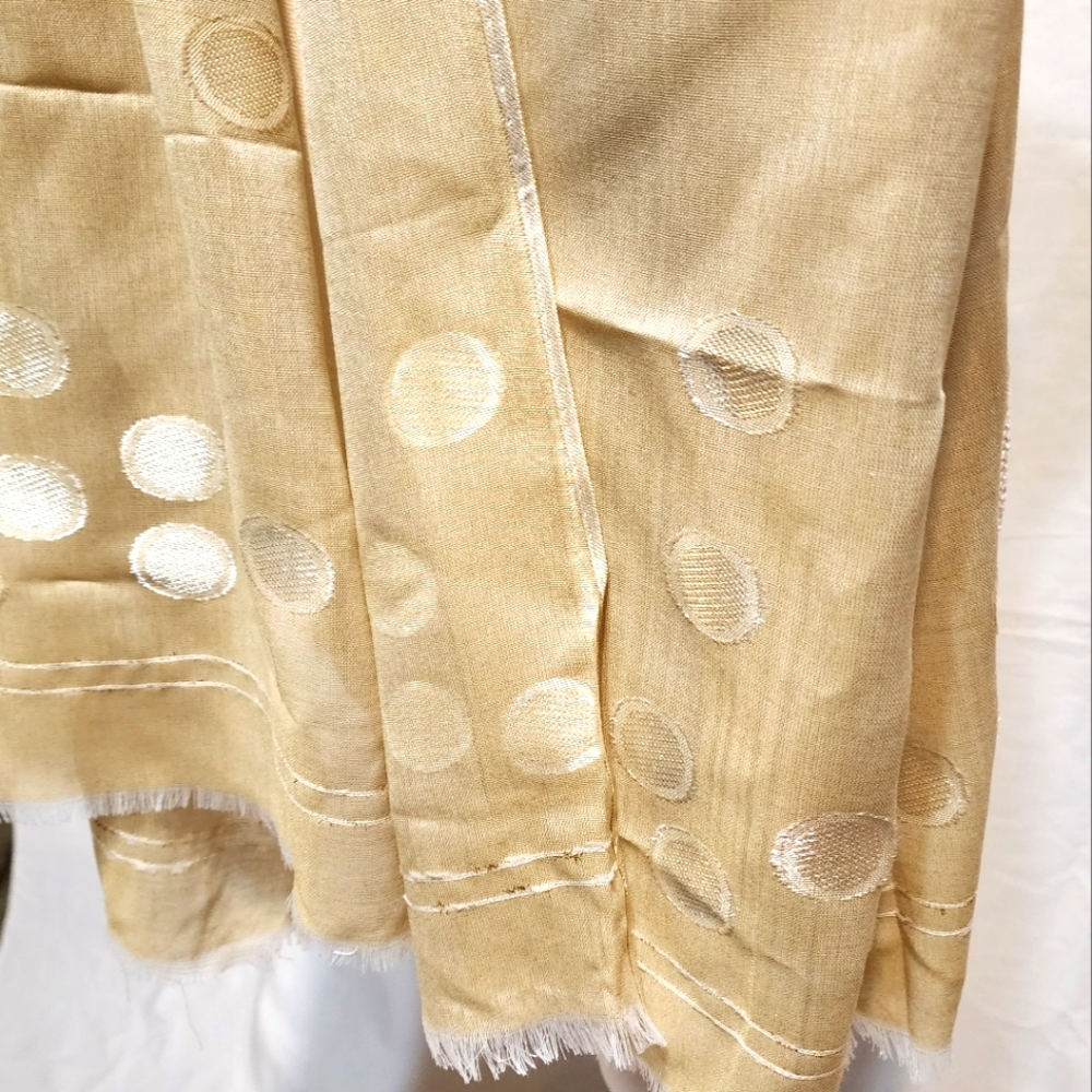 Polka-dot Accented Wraparound Scarf - Picture 4 of 6